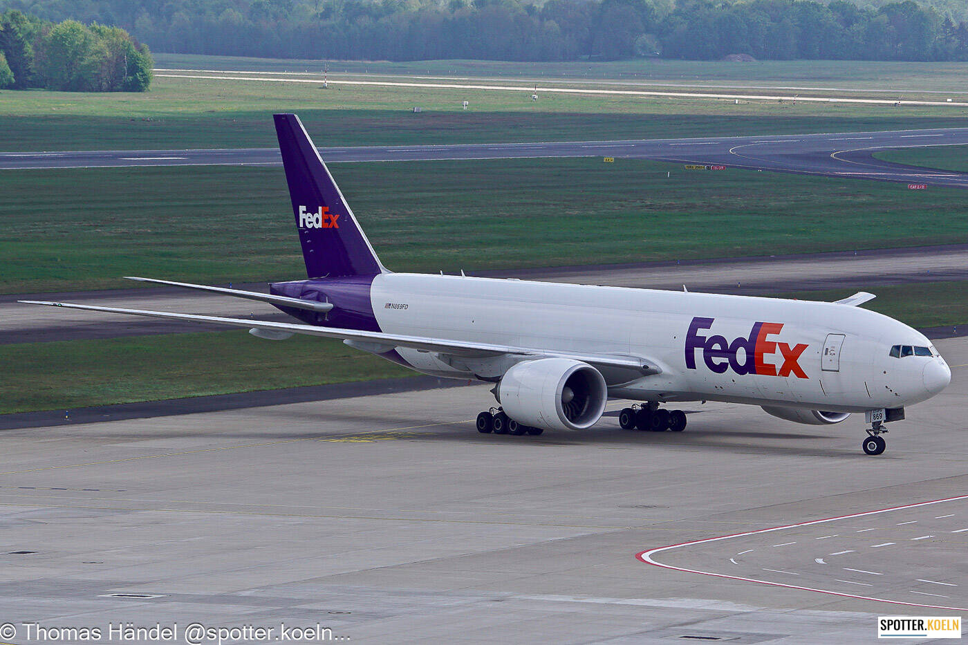 FedEx 869FD Boeing B777-FS2 