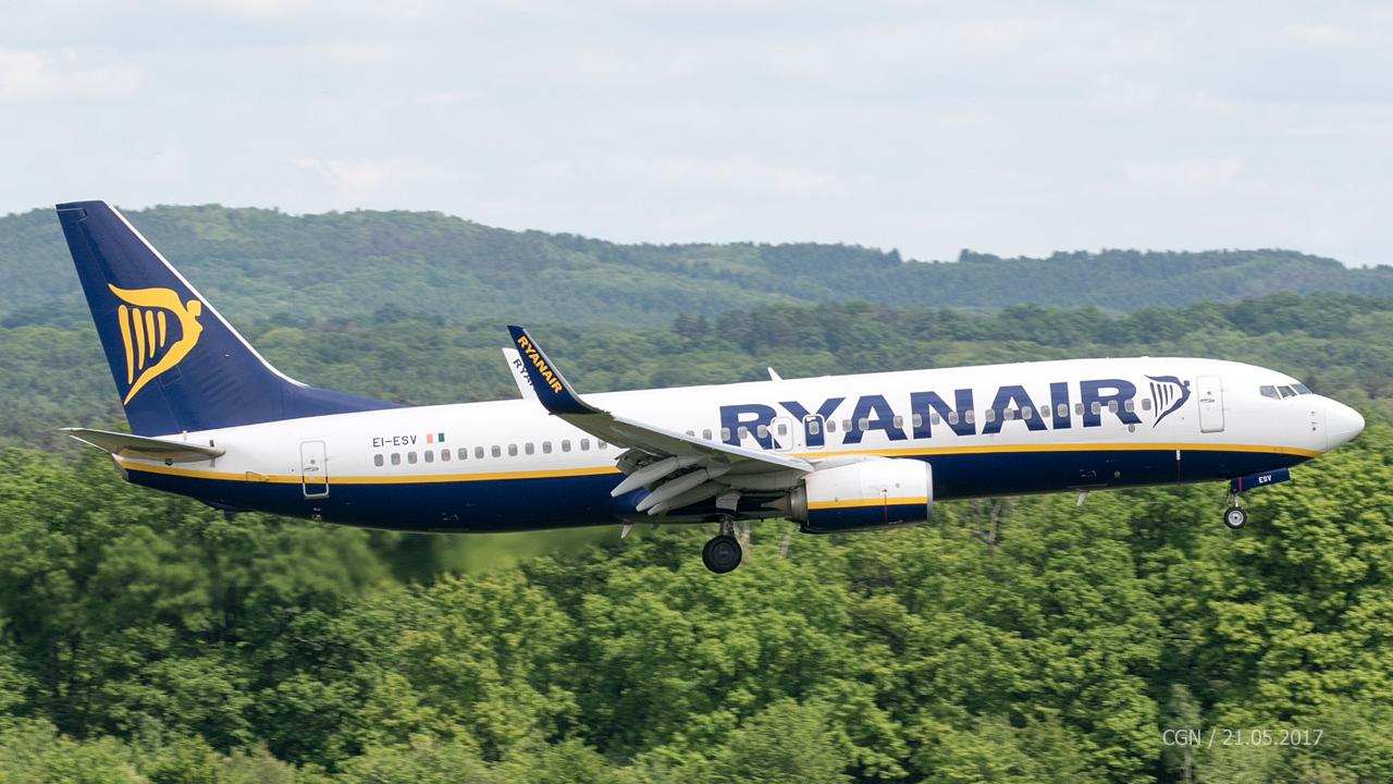 EI-ESV Ryanair Boeing 737-8AS(WL)