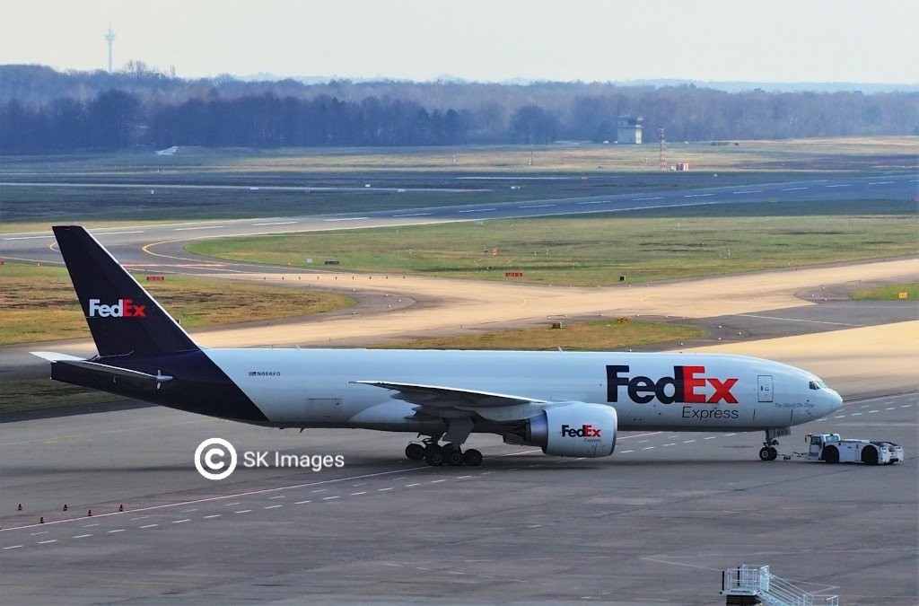 FedEx Express N866FD Boeing B777F
