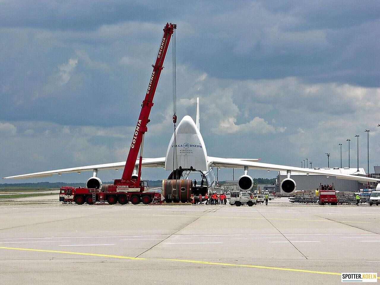 Volga Dnepr Antonov AN124-100 RA-82045