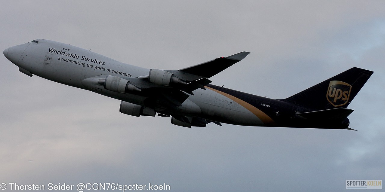 UPS 747-400 N573UP 