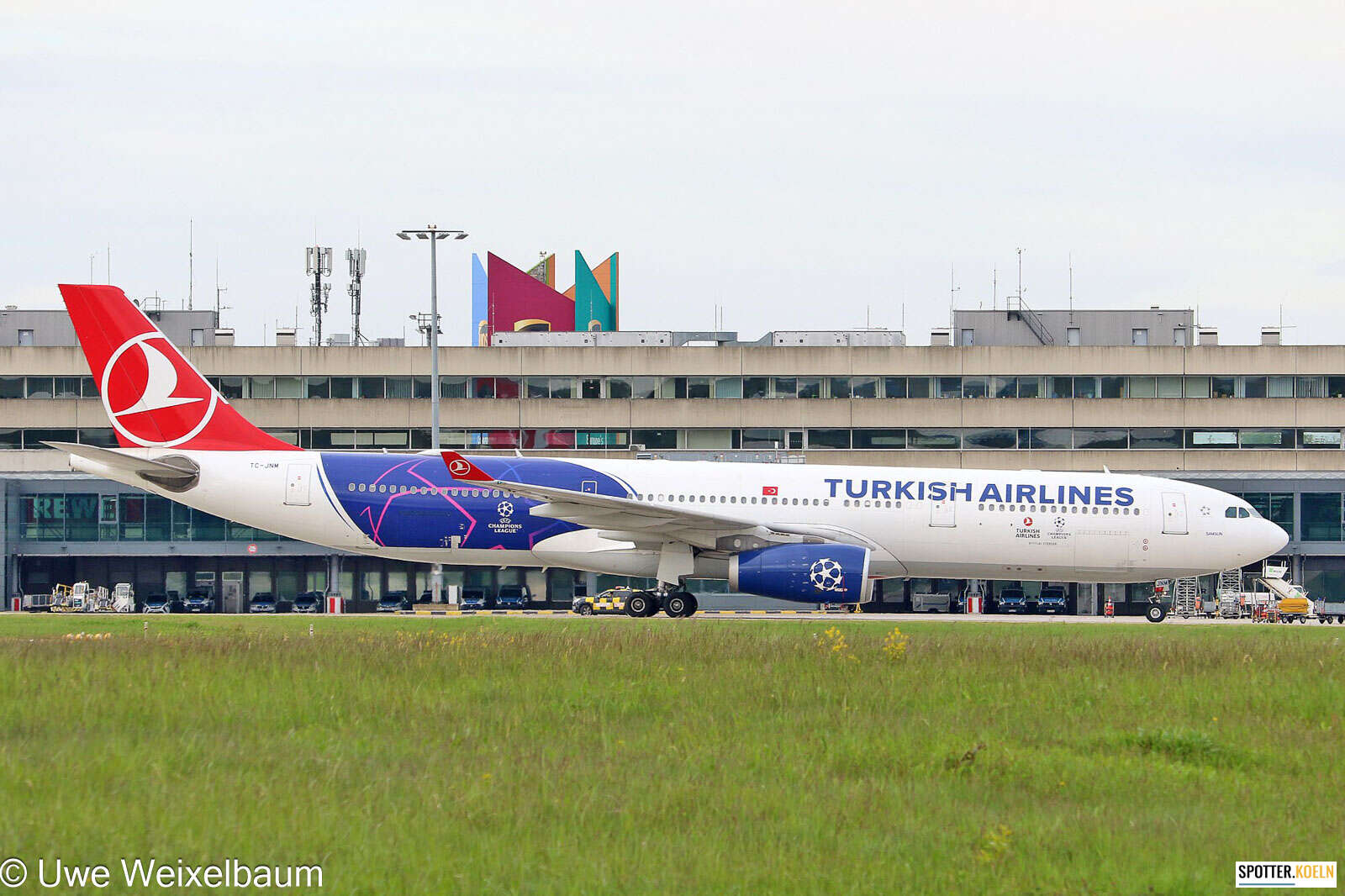 Turkish Airlines TC-JNM  UEFA Airbus A330-343