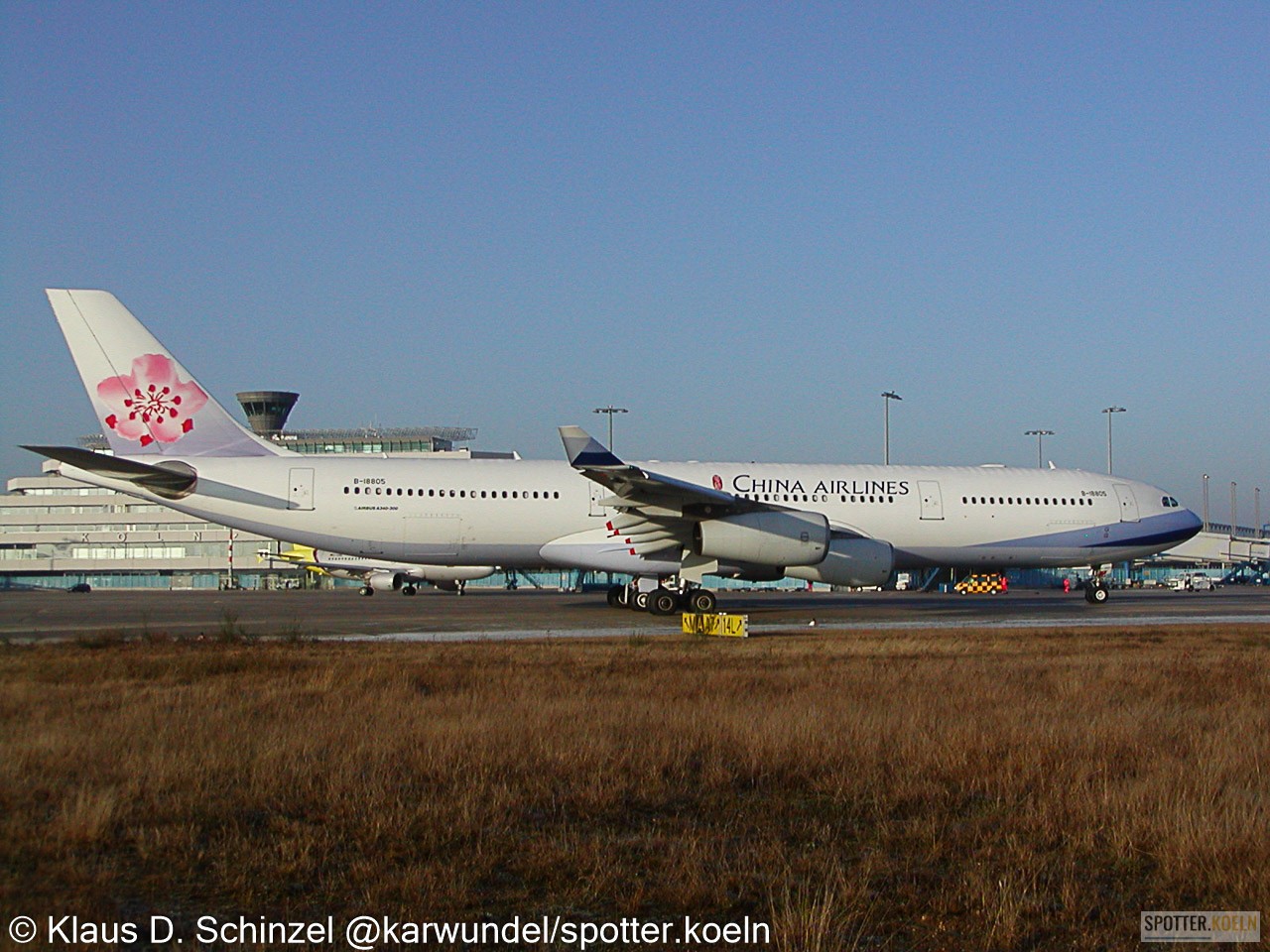 China_Airlines_B-18805_Airbus_A340-300_