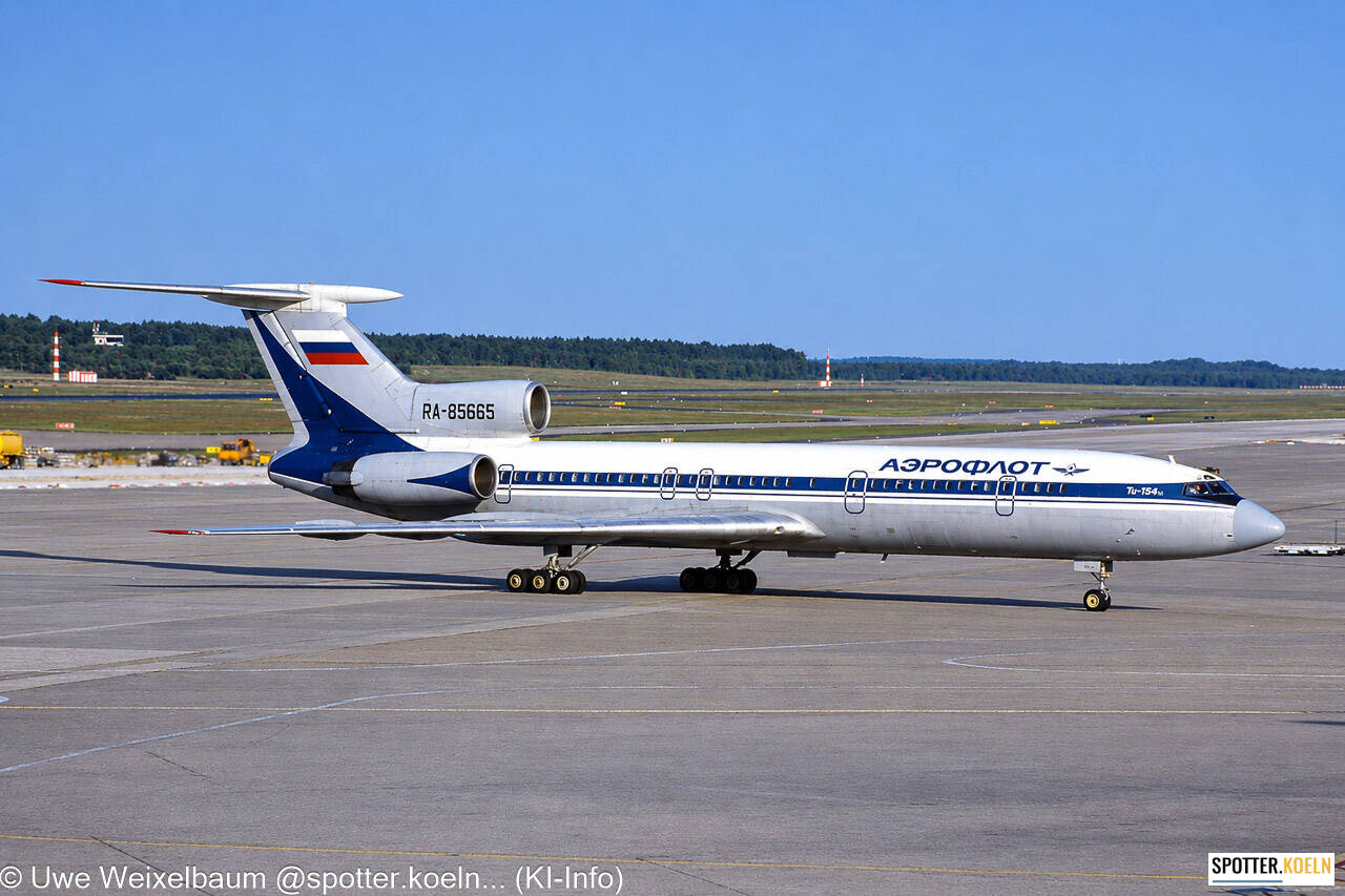 Aeroflot RA-85665 TU-154M