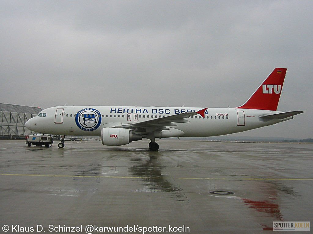 LTU D-ALTD A320-214 