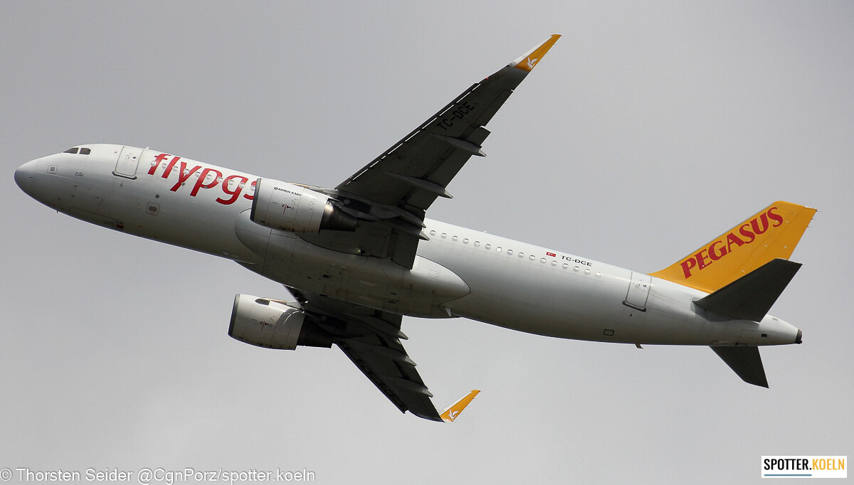 Pegasus Airlines A320-200W TC-DCE 