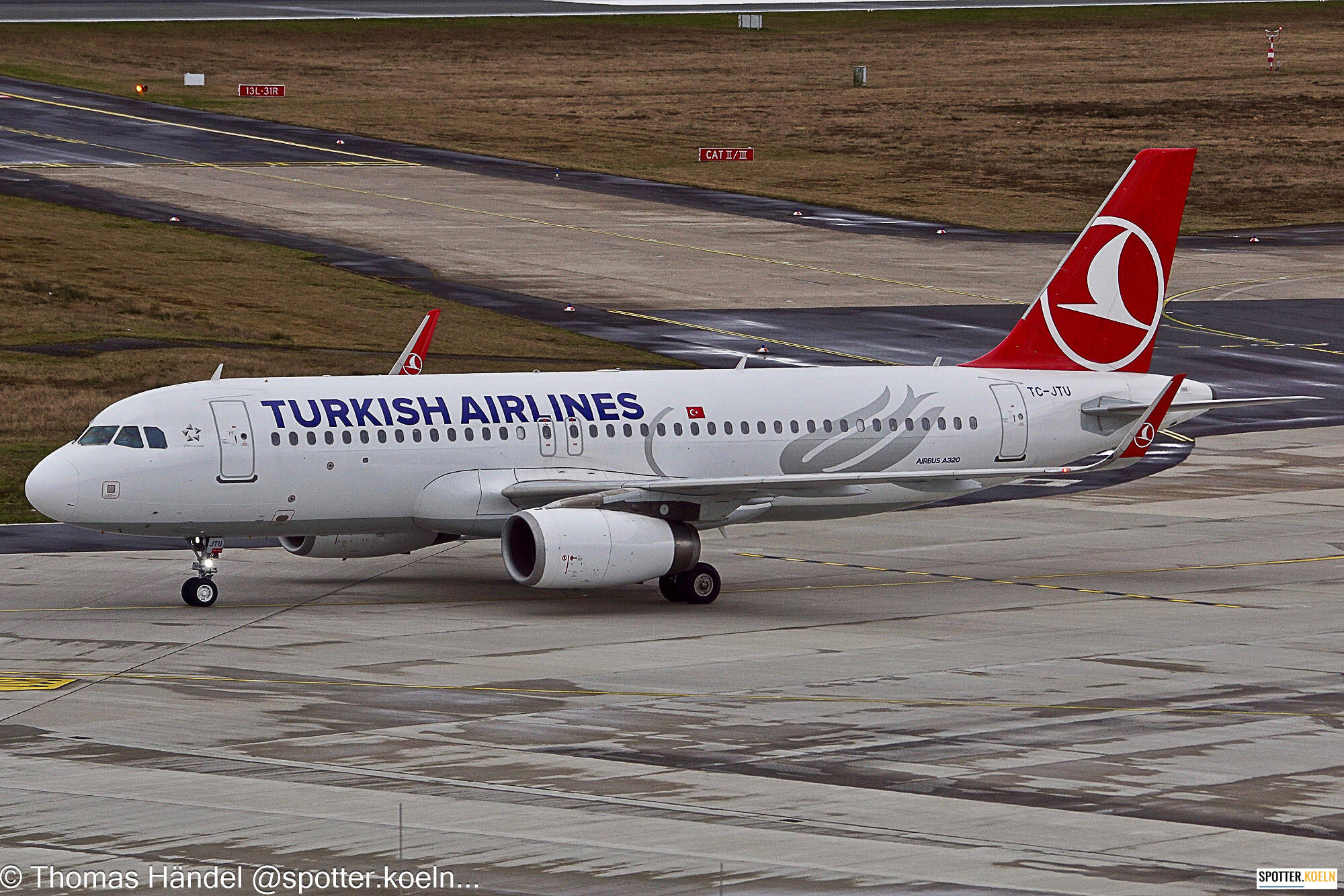 Turkish Airlines TC-JTU Airbus A320-232