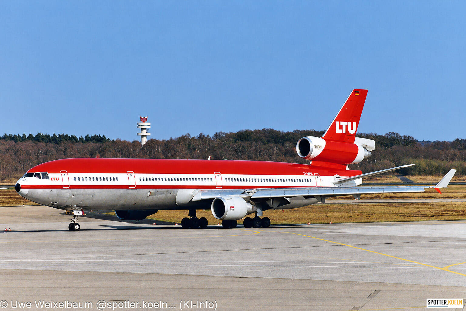 LTU D-AERZ MD-11 