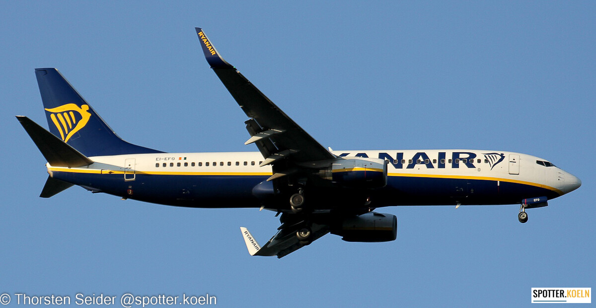Ryanair 737-800W EI-EFO 