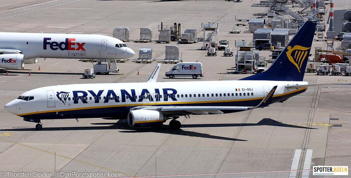 Ryanair 737-800W EI-GSJ 