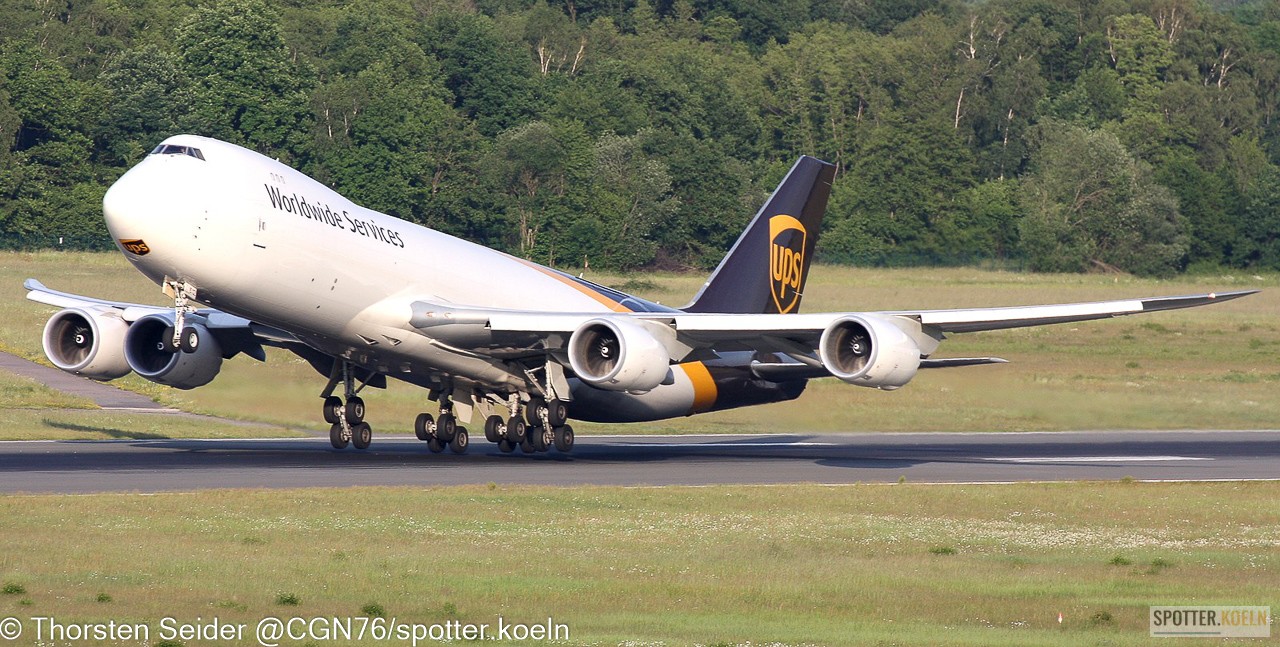 UPS 747-800 N612UP 