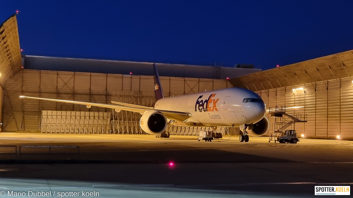 Fedex_B777_CGN_04.07.2022_Mario_Dubbel-1