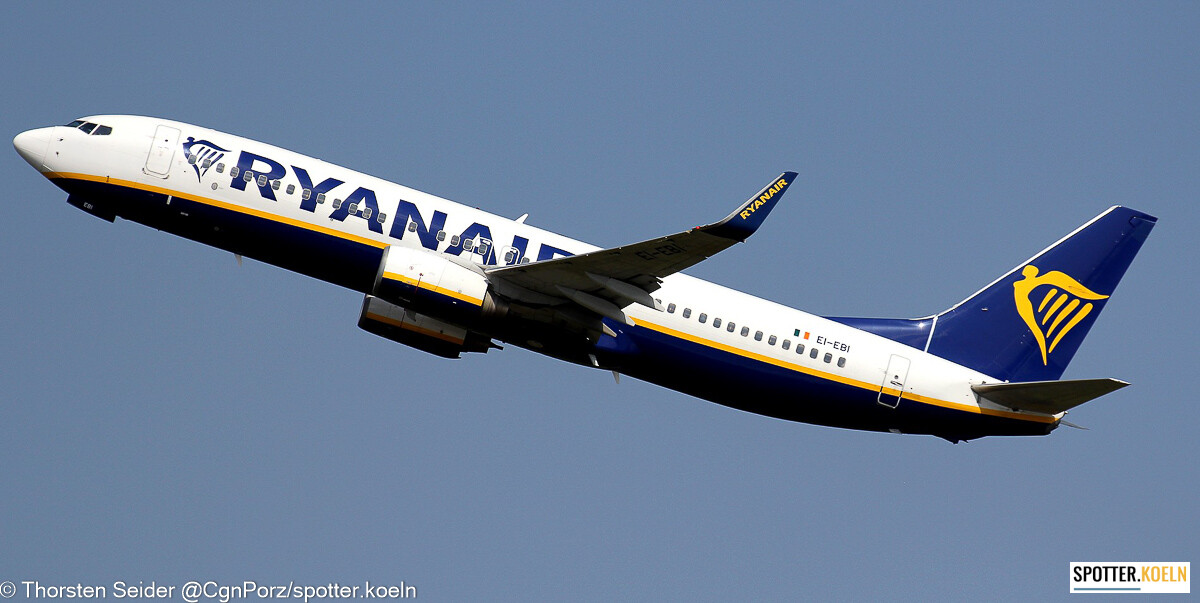 Ryanair 737-800W EI-EBI