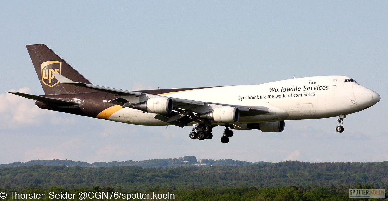 UPS 747-400 N570UP 