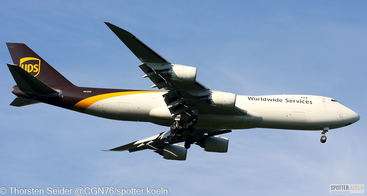 UPS 747-800 N613UP