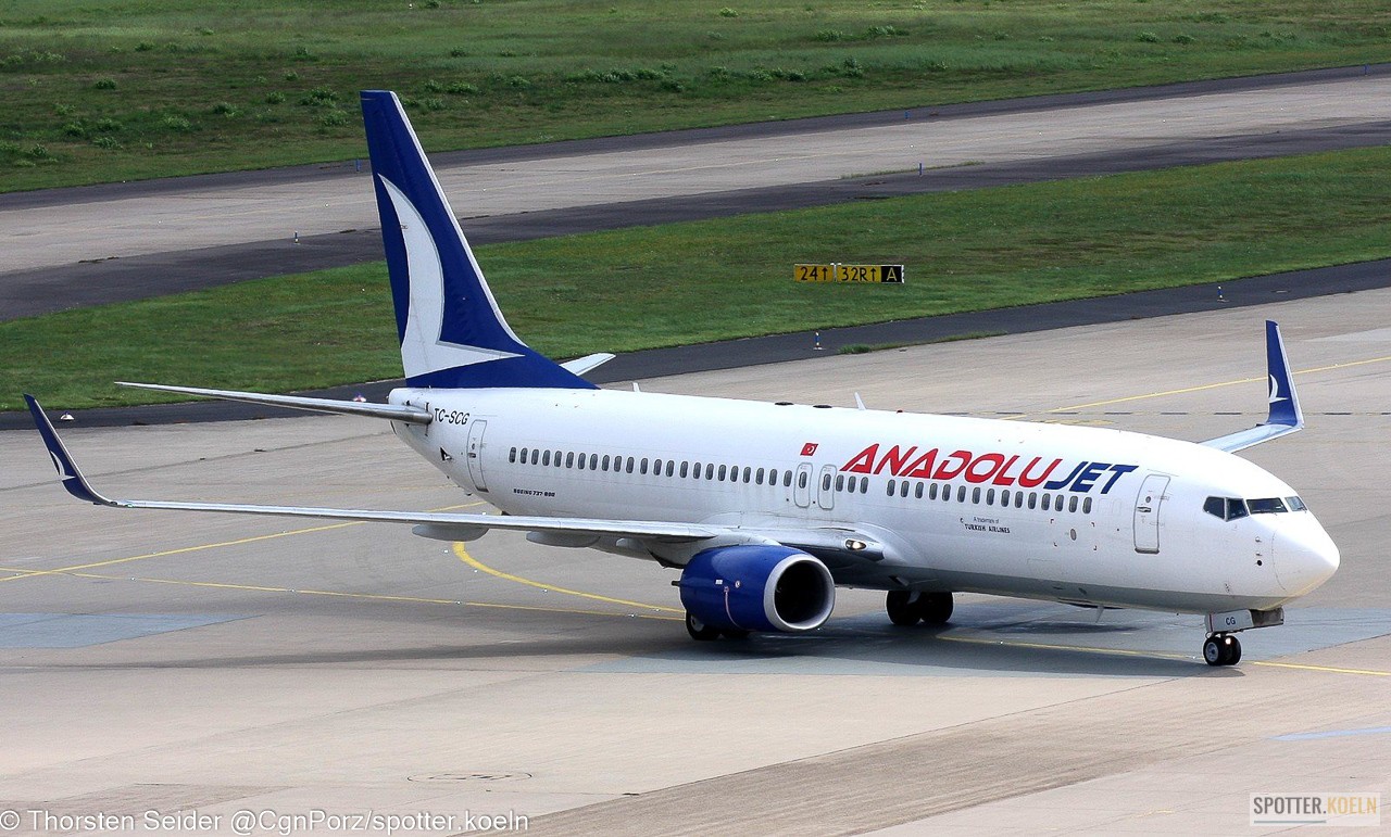AnadoluJet Boeing B737-800W TC-SCG_