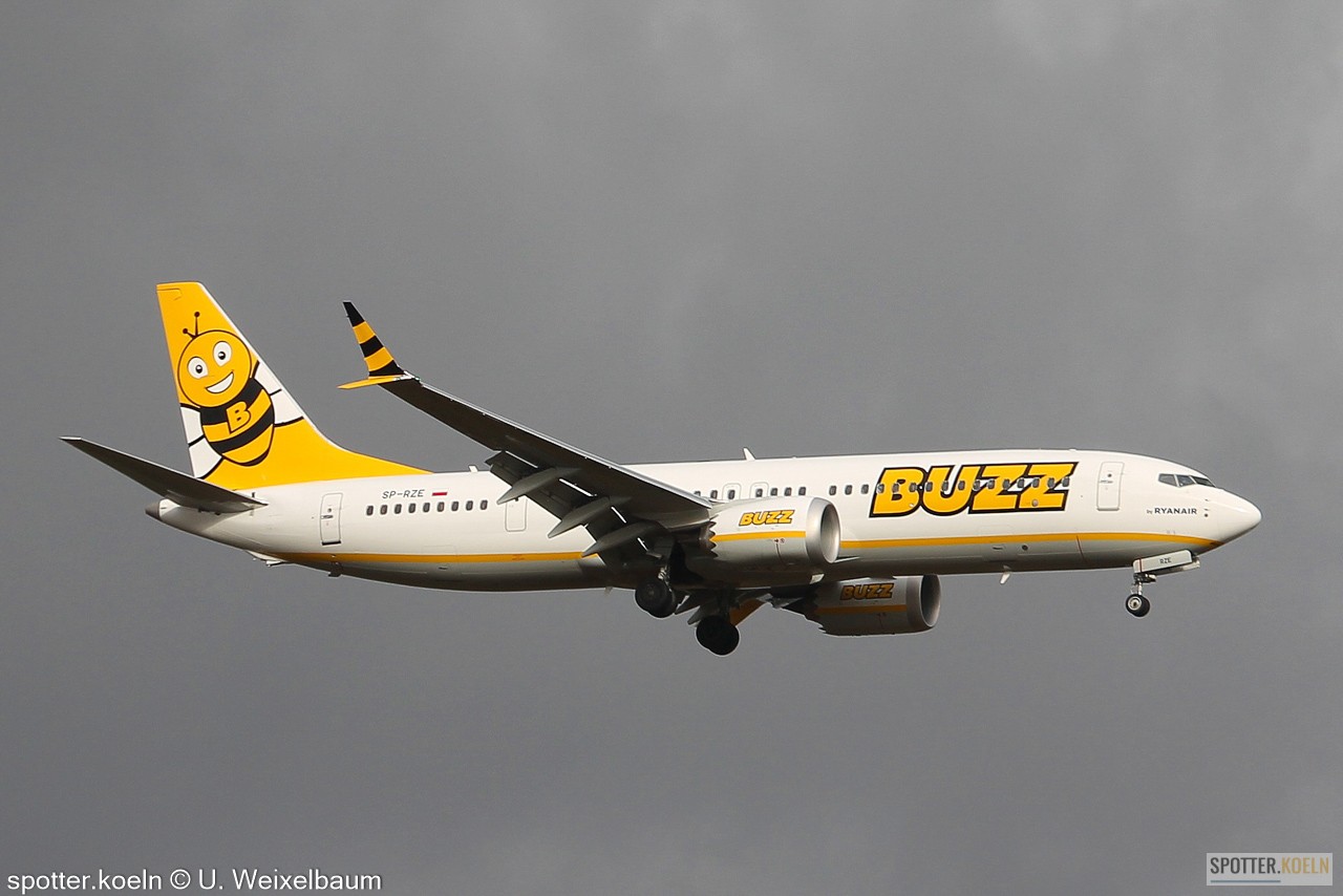 Buzz Ryanair Sun SP-RZE Boeing 737-8200 MAX