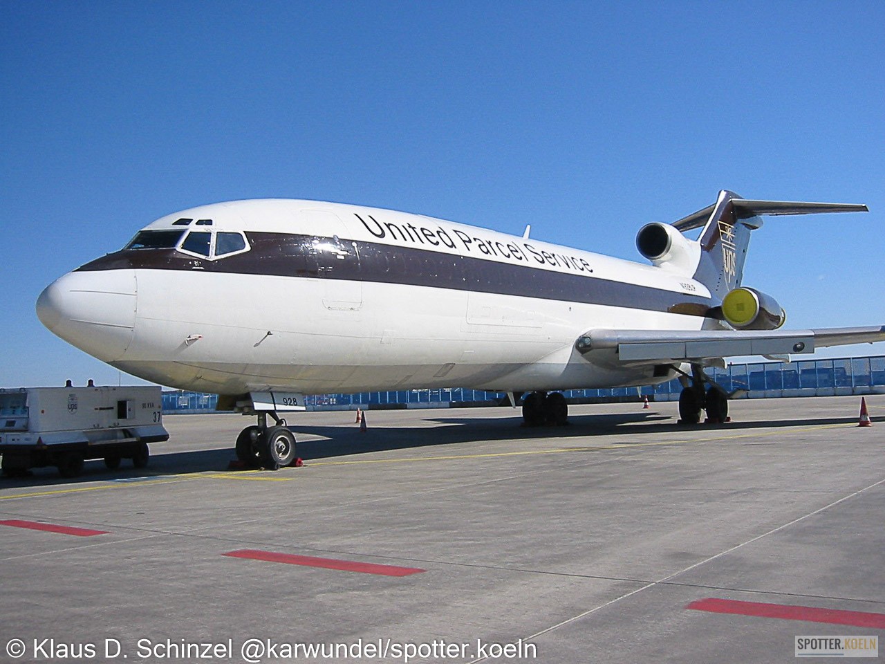 N928UP UPS 727