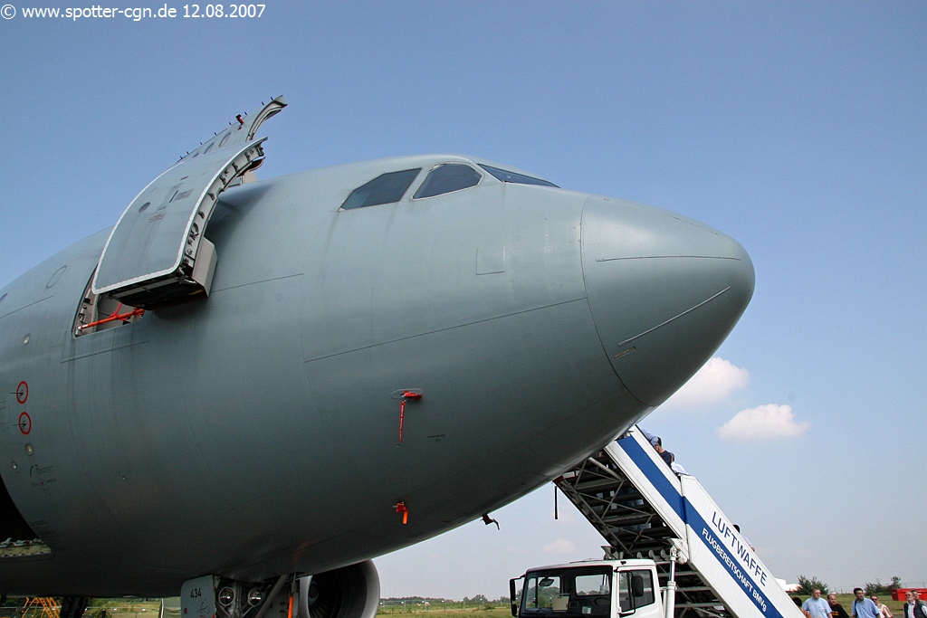10+24 A310-304 MRTT