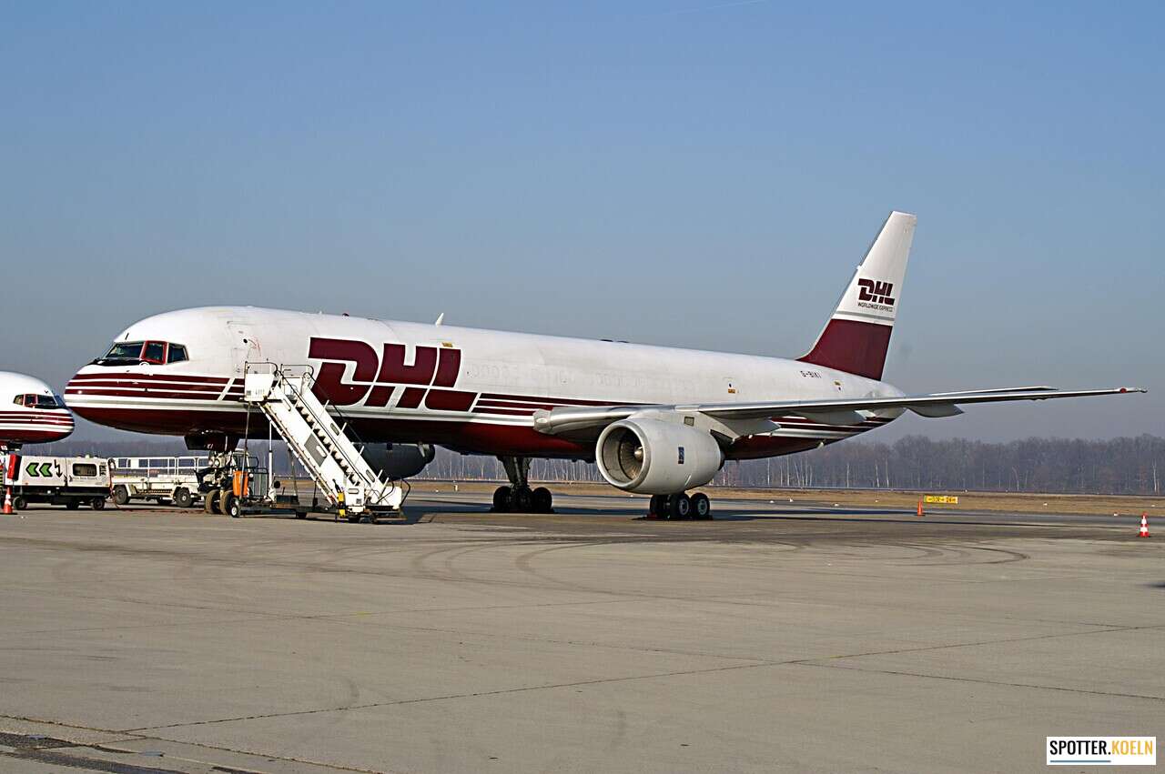 DHL_UK_B757-236SF_G-BIKI