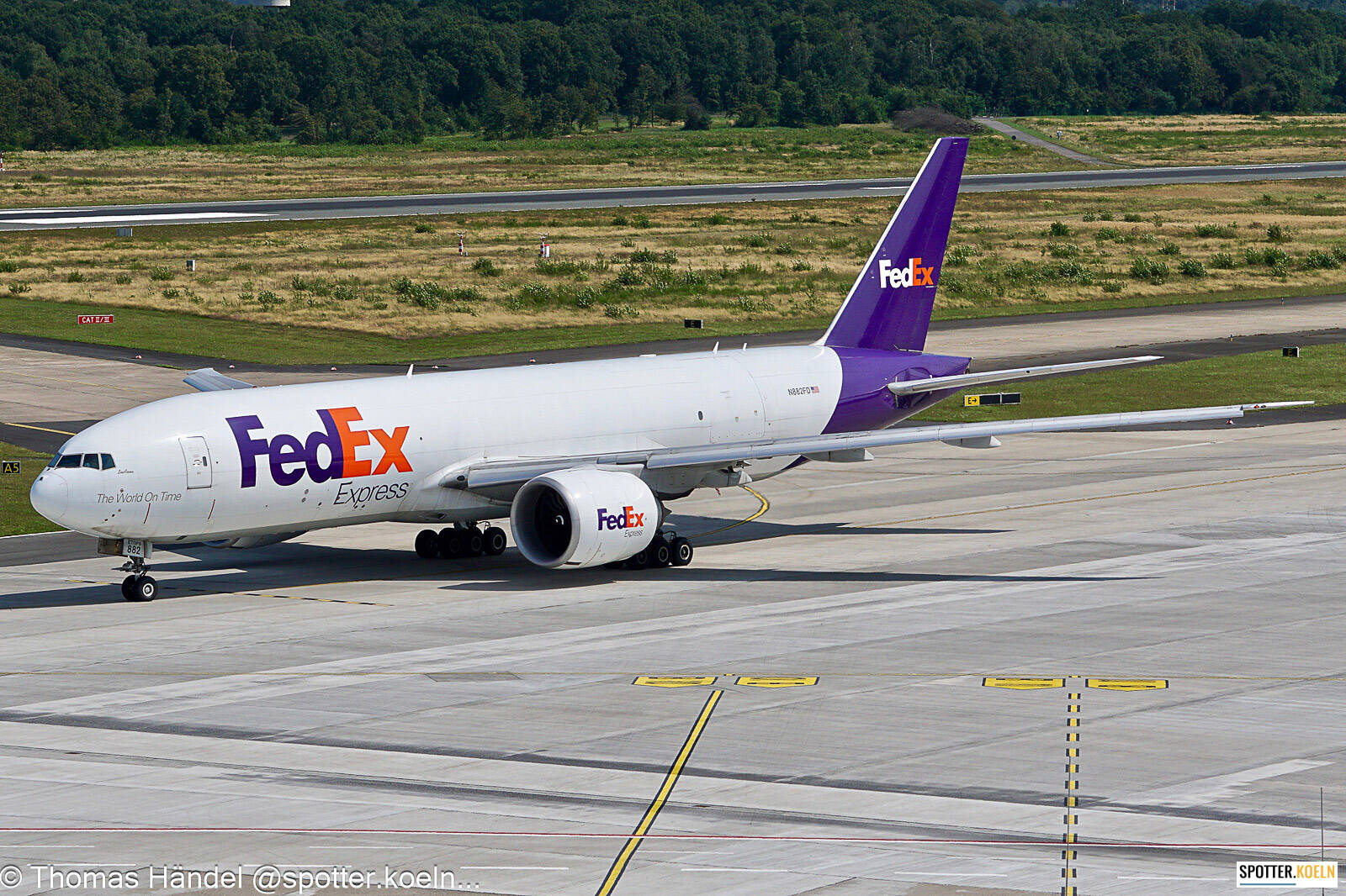 FedEx Express N882F Boeing B777-F28 