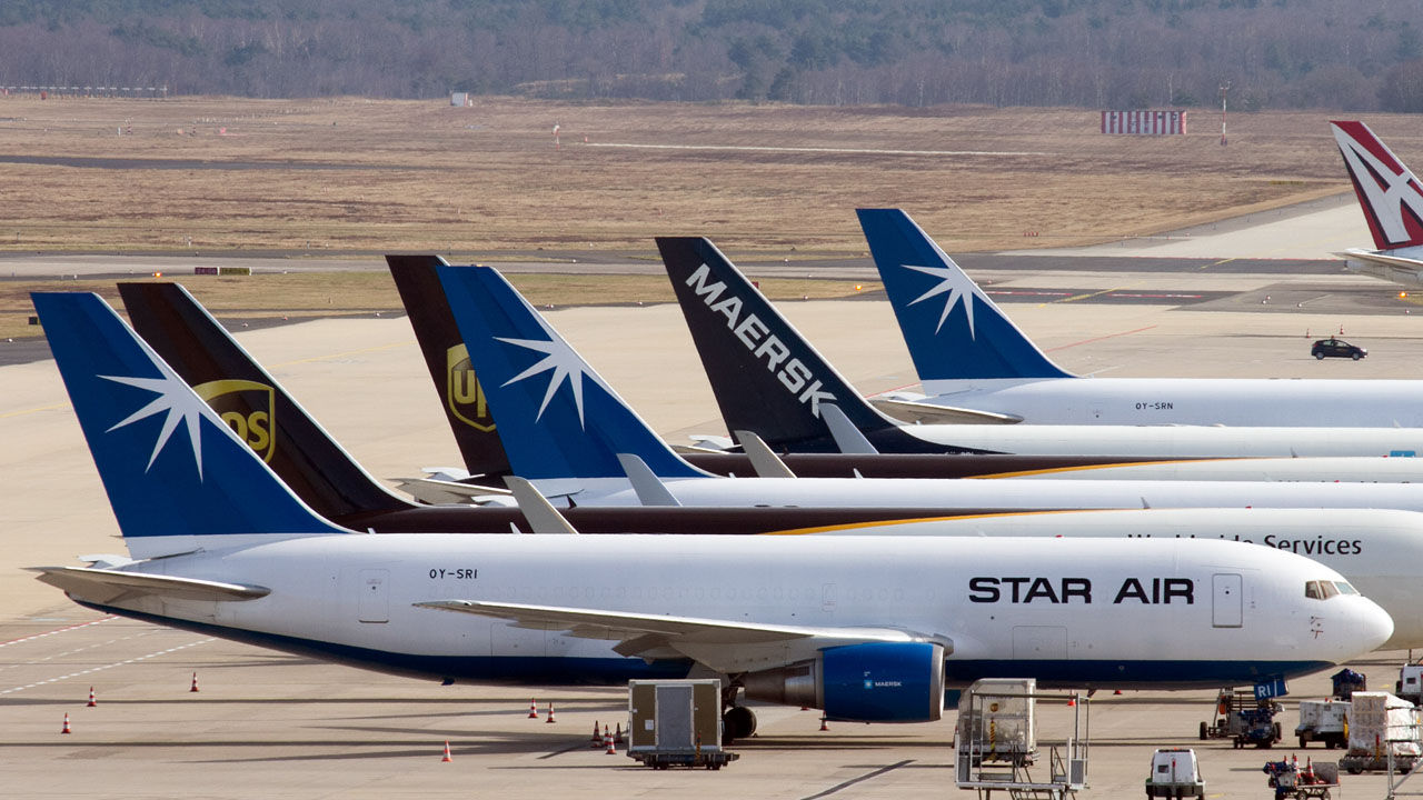 Star Air OY-SRI  Boeing 767-25E(BDSF)