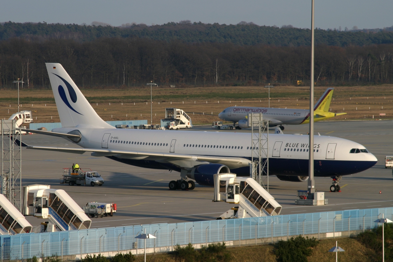 D-AXEL Blue Wings A330-330 D-AXEL Blue Wings A330-330