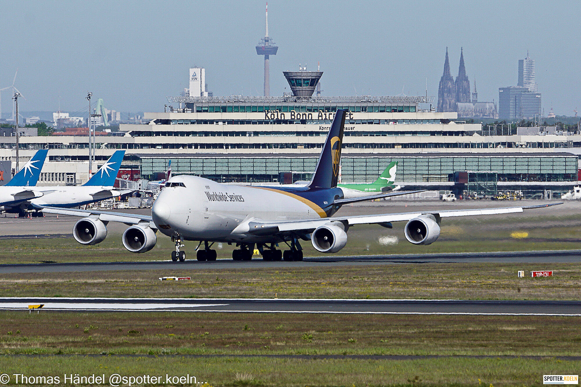 UPS N627UP Boeing 747-8F 