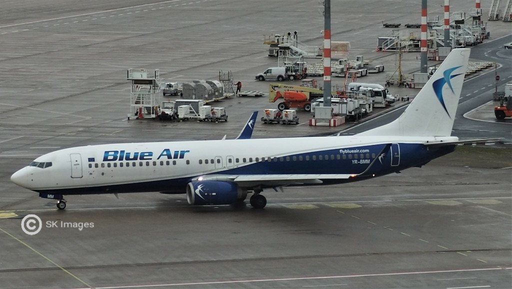 YR-BMM Blue Air YR-BMM Blue Air