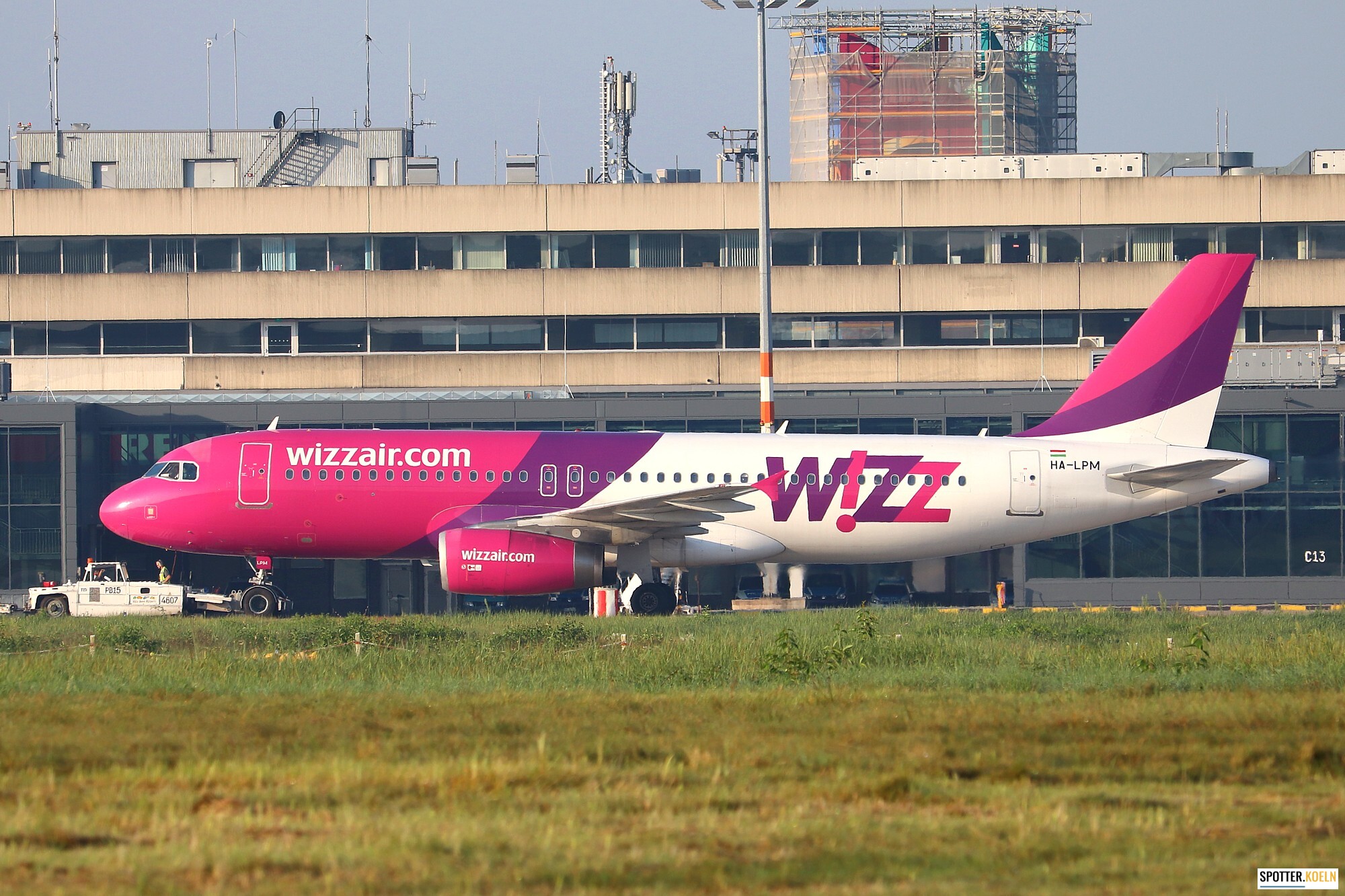 HA-LPM Wizz Air A320-232 