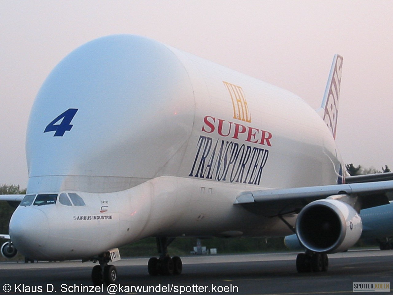 F-GSTD_Airbus_Transport_International_A300B4-608ST_