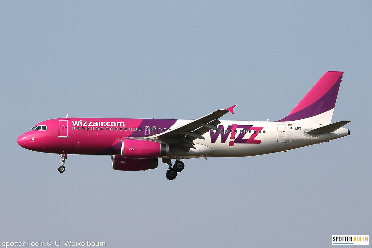 HA-LPT Wizz Air A320-232 