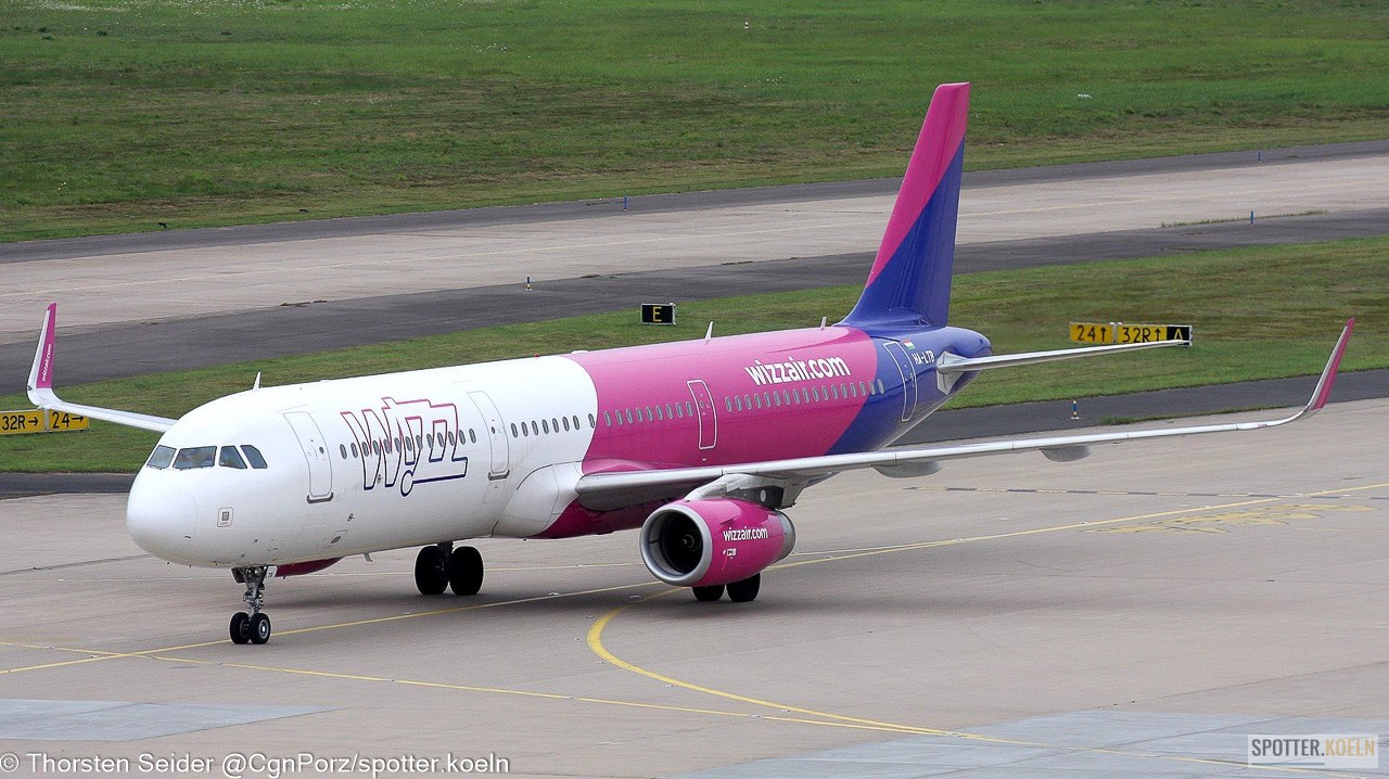 HA-LTB Wizz Air A321-200W 