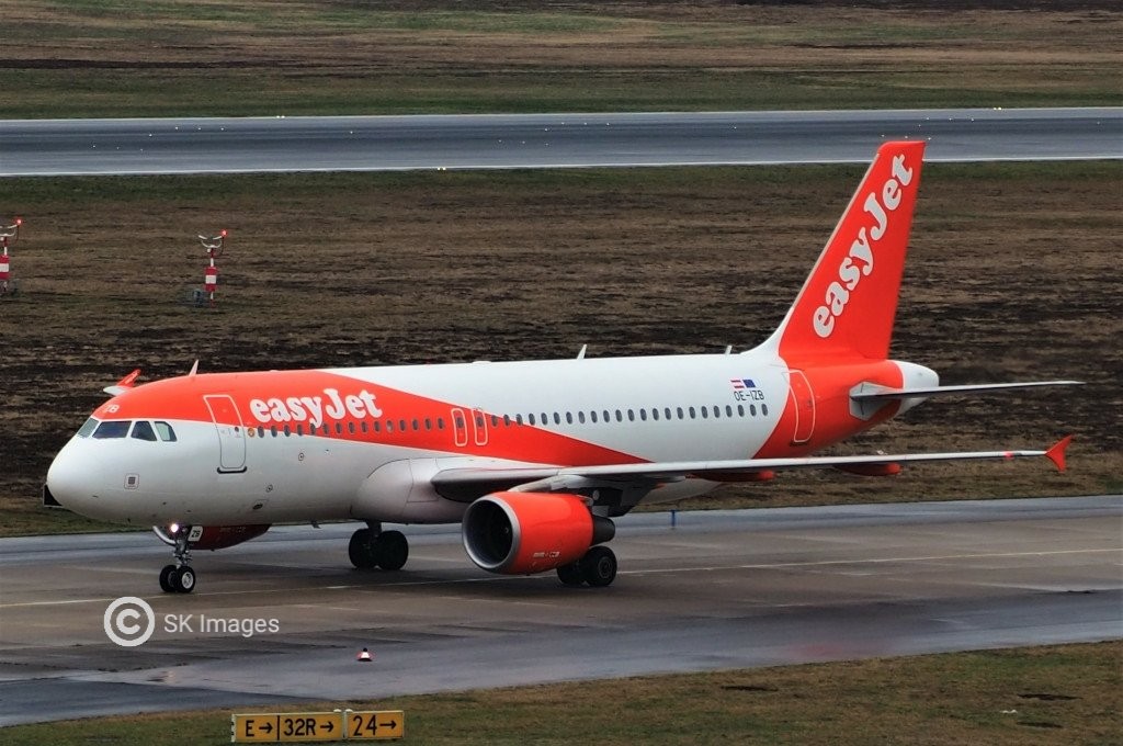 Easyjet Europe OE-IZB 