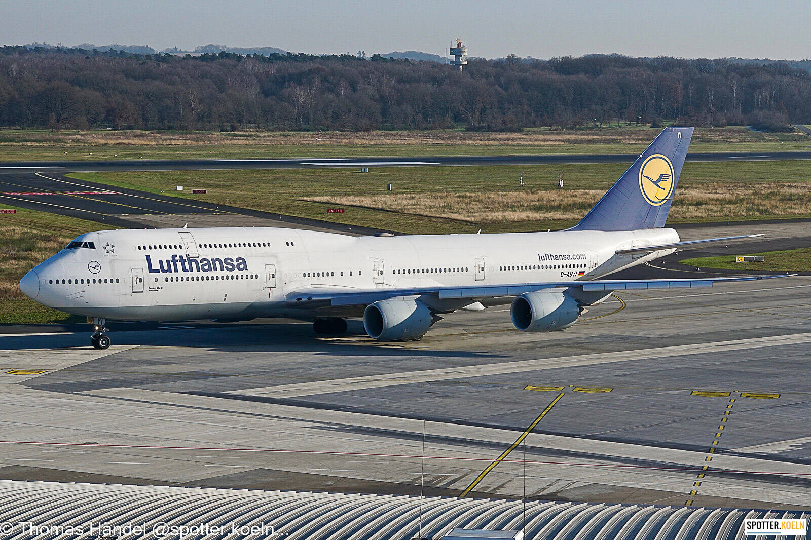 Lufthansa D-ABYI Boeing 747-830