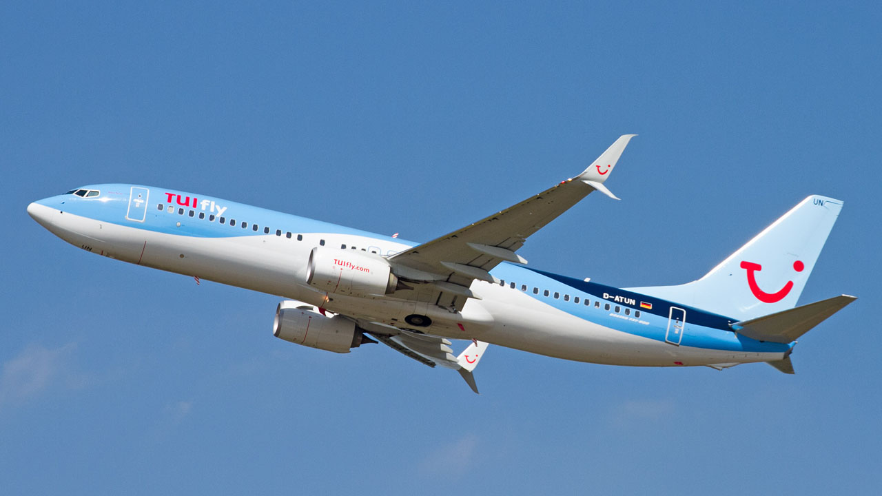 D-ATUN TUI Fly