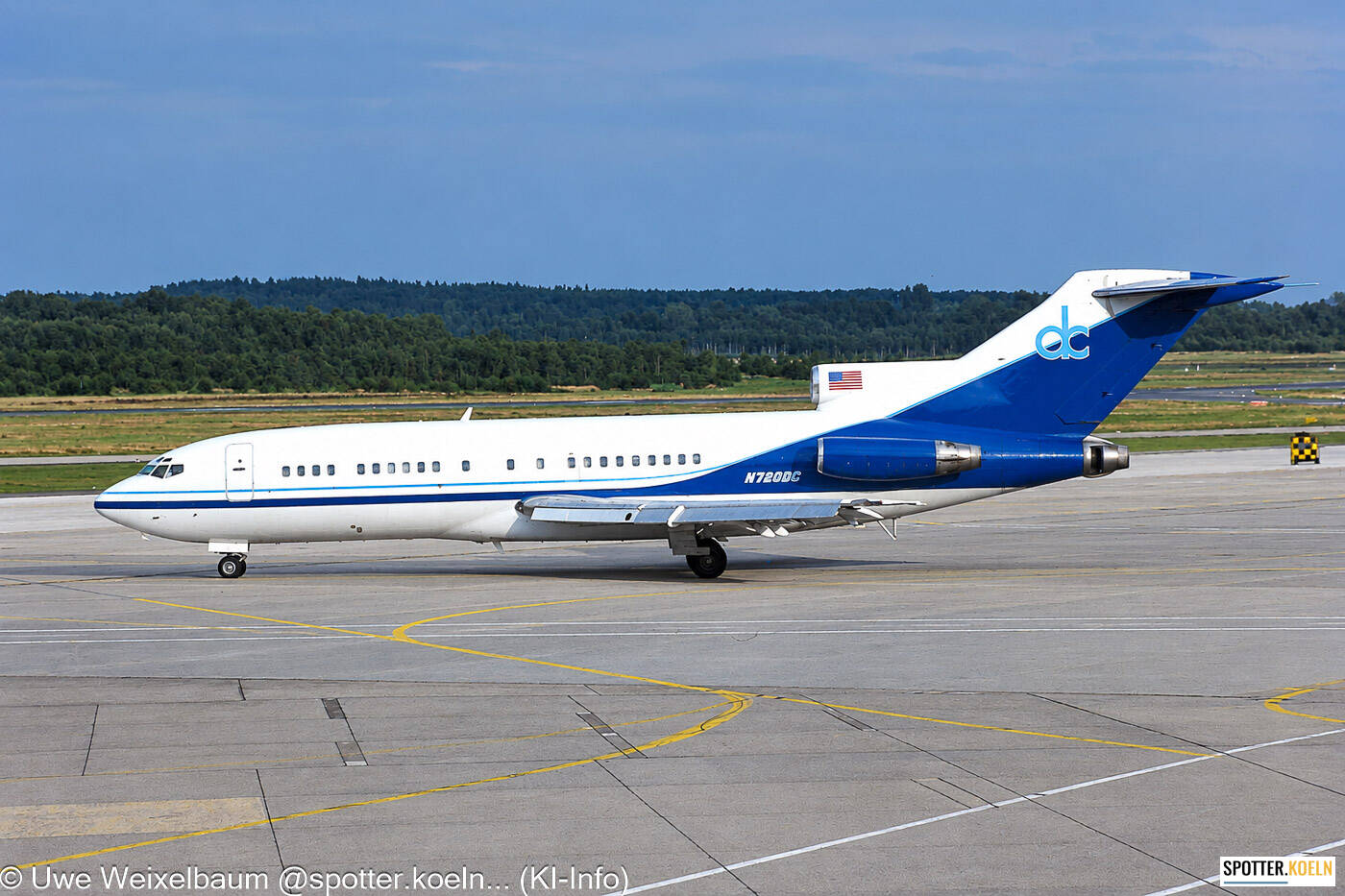 ICN Pharmaceutics N720DC Boeing 727-77 