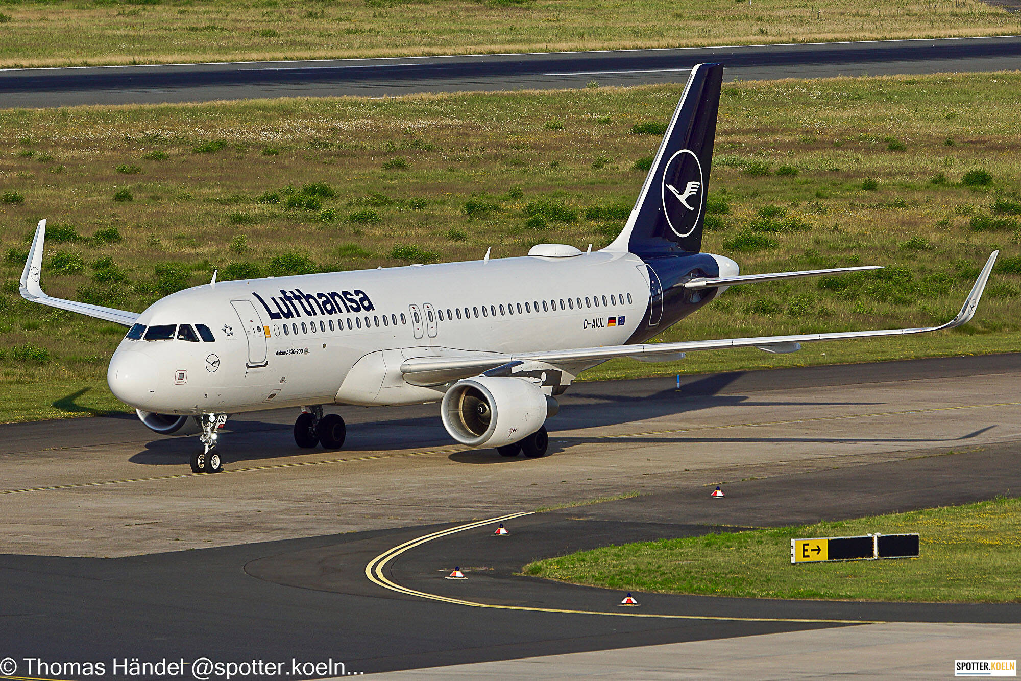Lufthansa D-AIUL Airbus A320-214(WL)