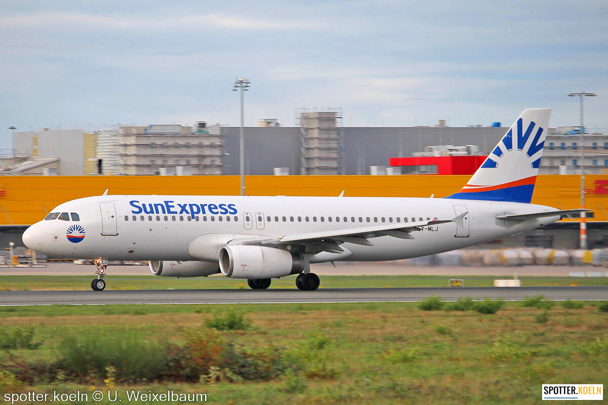 SunExpress LY-MLJ A320-232 
