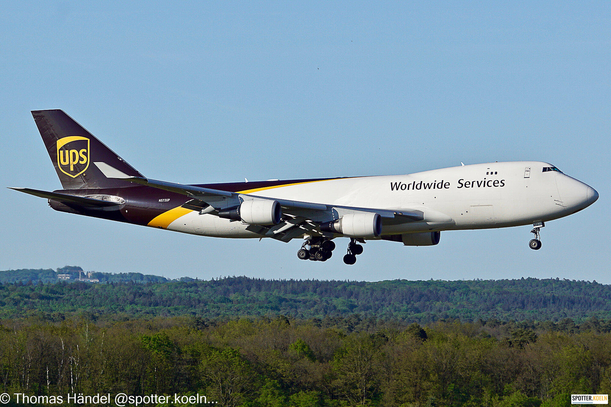 UPS N572UP Boeing 747-44AF 